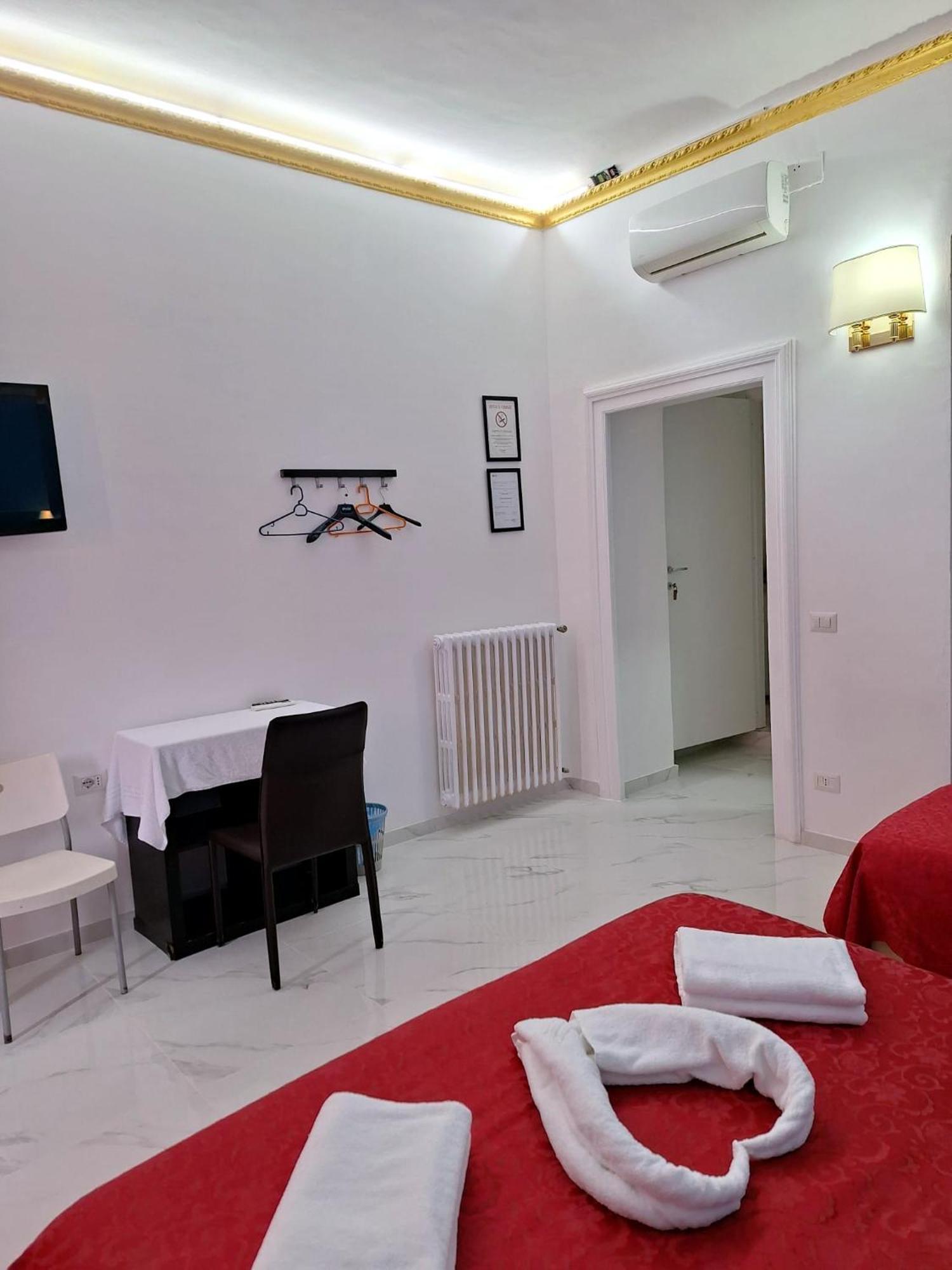Relax On 247 Hostel *